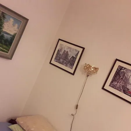 Next To Center, Beside Bus And Train Station, Safe And Cozy Place Privatunterkunft *